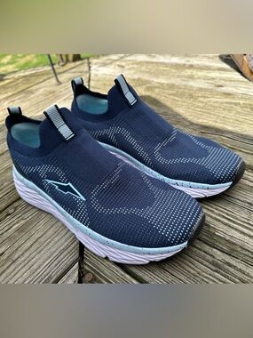 Avia Slip On Sneakers Womens 8 Navy Blue Knit Arch Support Walking Shoes